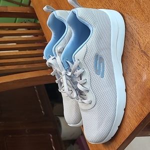 Athletic shoes size 8 womens